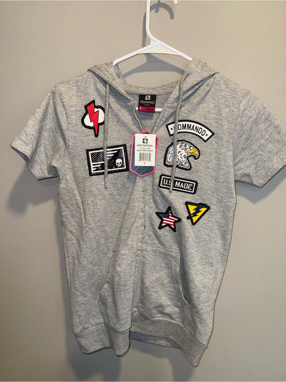 South Pole Gray Short-Sleeve Hooded Patch Sweatshirt